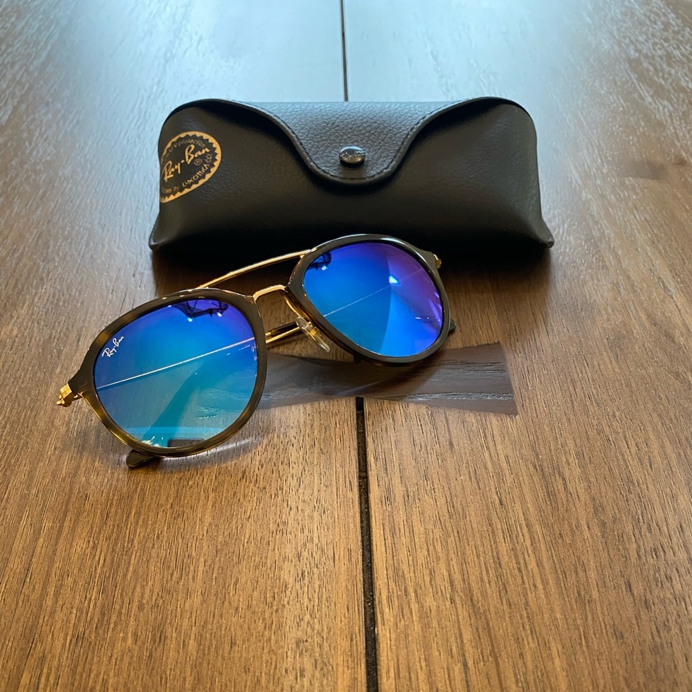 Ray-Ban Gold Frame Blue Lens Sunglasses